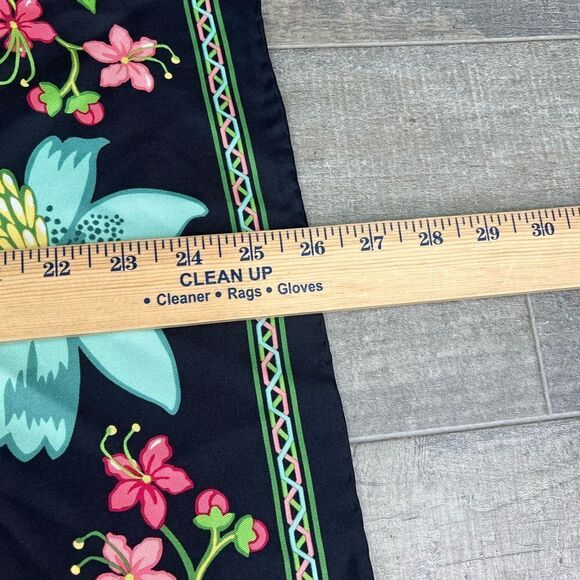 Beautiful Vera Bradley NWT Floral scarf. - Picture 3 of 4